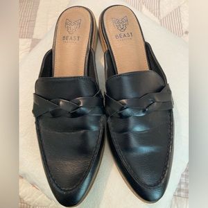 Black leather slide, cute for fall